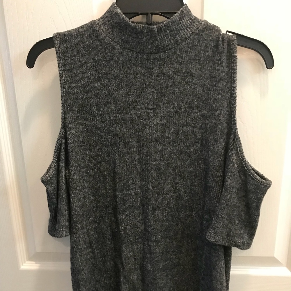 Gap cold shoulder top